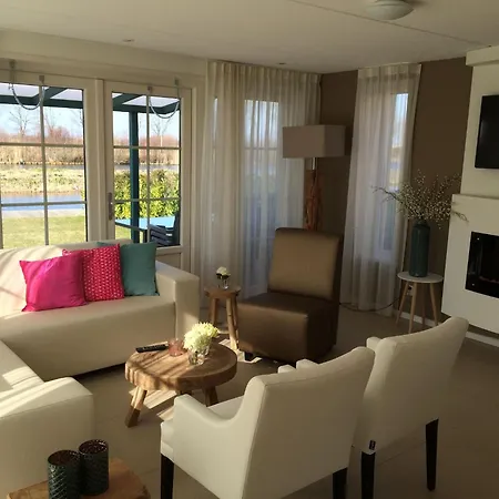 Characteristic House With Sun Shower And Sauna West-Graftdijk
